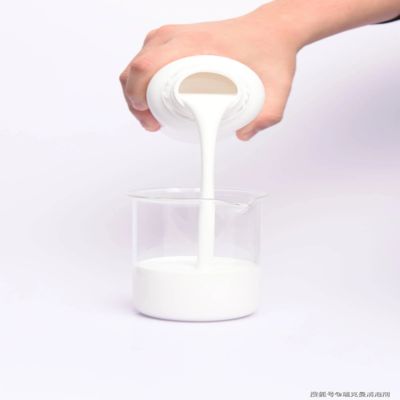 O endurecedor diamina reativo ao atraso termossensível XY 311 consiste em diamina aromática com estrutura molecular simétrica e cloreto de sódio, adequado para sistemas de poliuretano fundido à base de TDI ou MDI.